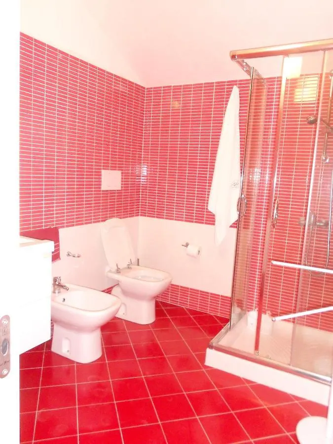 Spacious Apartment In Pozzallo 110M² With Pool And Sea View