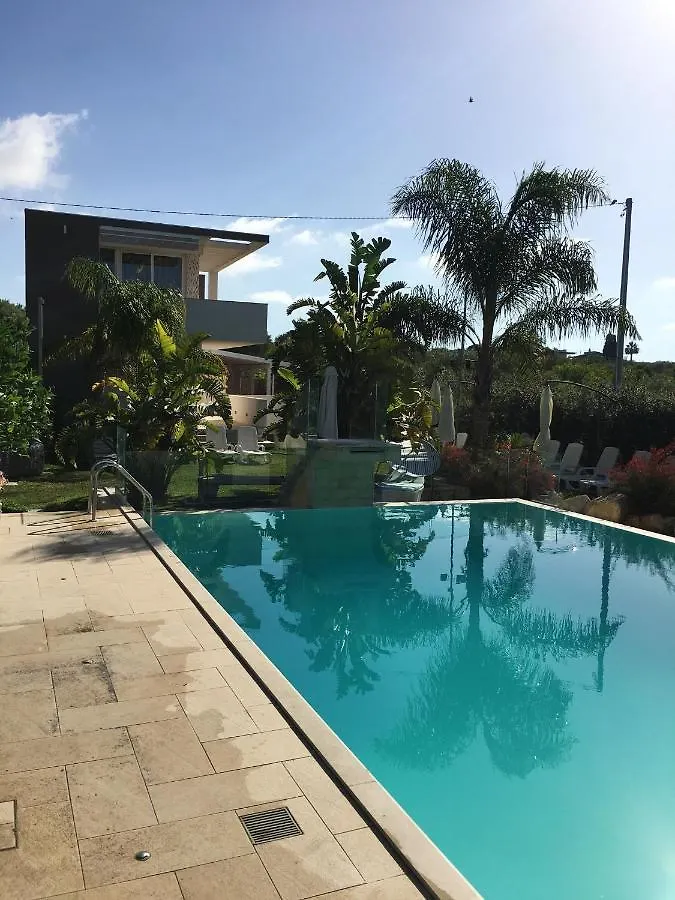 Spacious Apartment In Pozzallo 110M² With Pool And Sea View