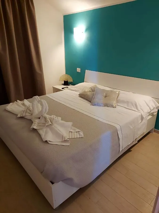 Spacious Apartment In Pozzallo 110M² With Pool And Sea View